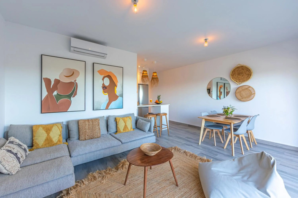 Jardín, Piscina y Fibra Óptica - SimplyTarifa