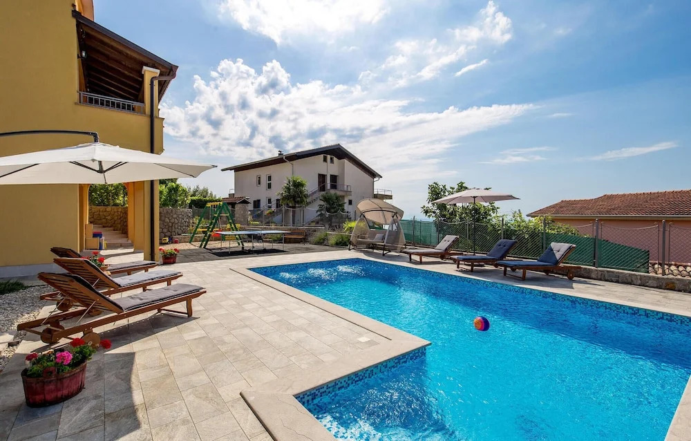 Cozy Home In Icici With House Sea View