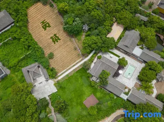 Yijiangnan Shuiyue Hanfu Theme Homestay