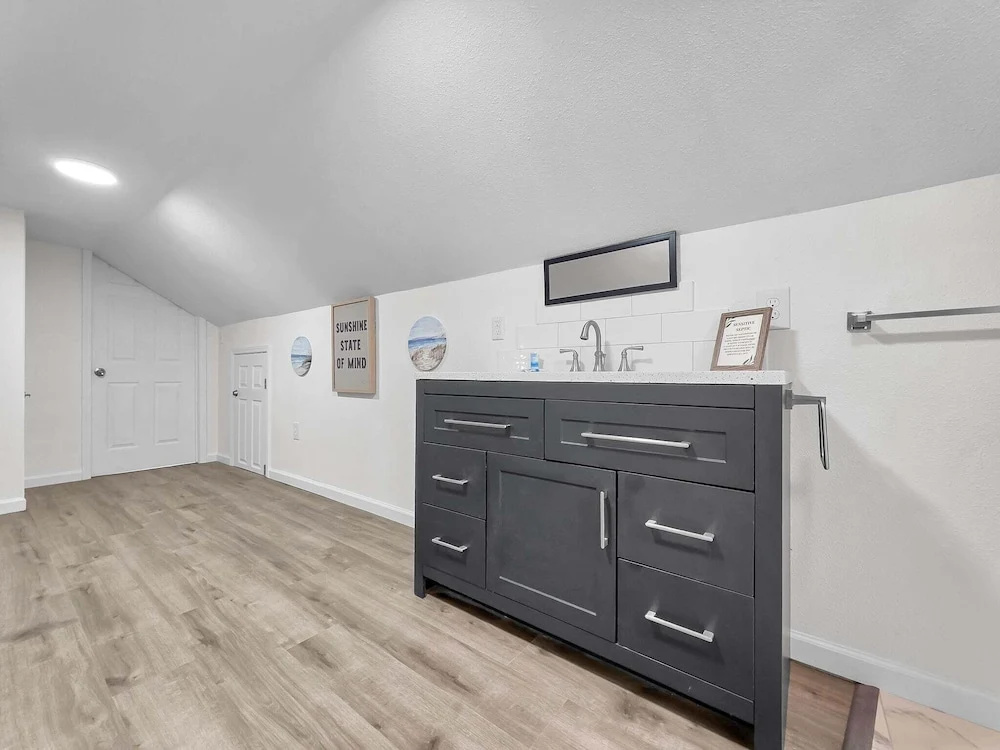Over The Rainbow 3 Bedroom Home