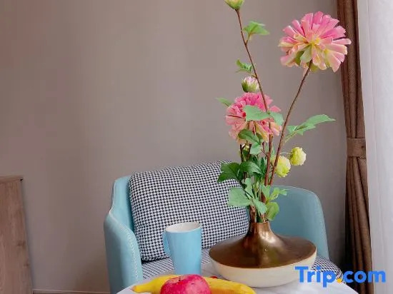 The Candy Box Boutique Hotel(Chongqing Daping Times Tianjie Branch)