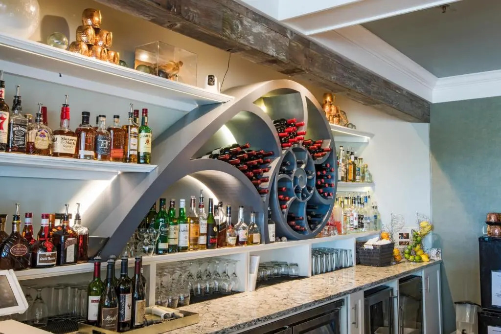 The Seaside Oceanfront Inn