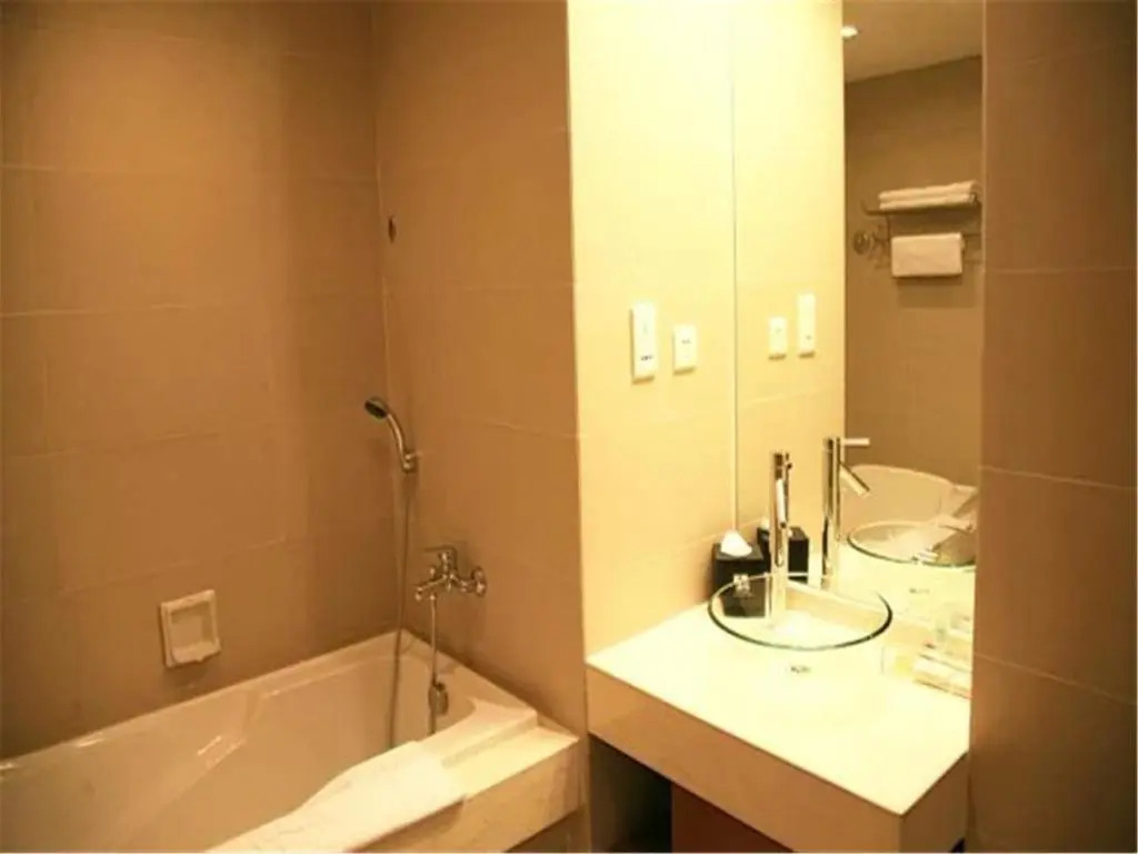 Dalian Bolt Hotel