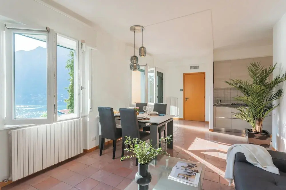 The Writers Nest Waterfront Villa by Rent All Como