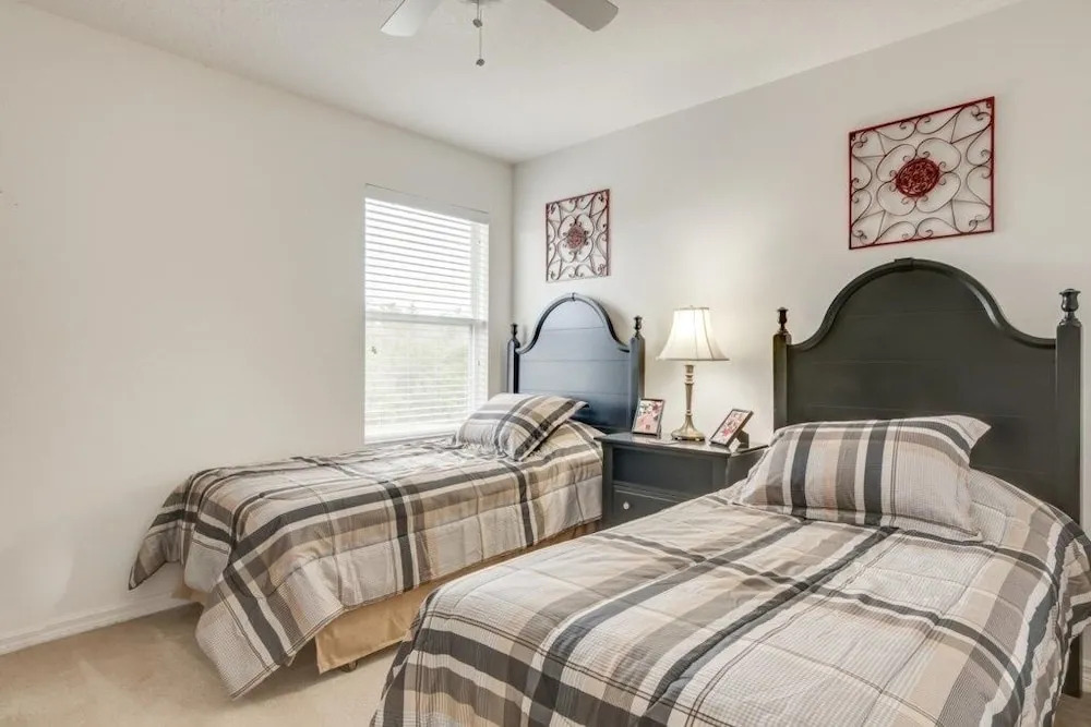 South Facing Pool No Rear Neighbors Game Room! 5 Bedroom Home