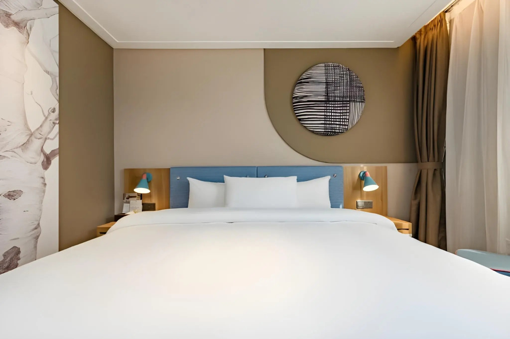 Home Inn Dongfeng Square