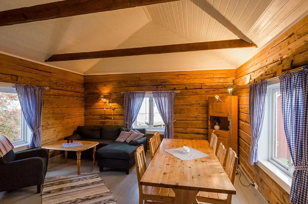 Henningsvær Rorbuer