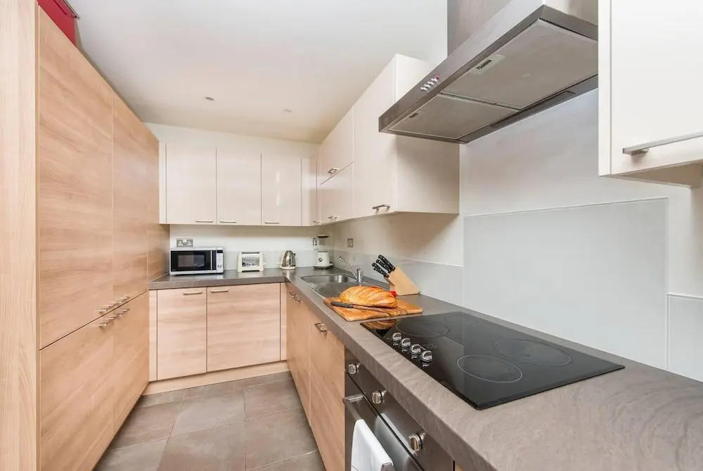 Stylish & Bright 3BR Apartment With Terrace