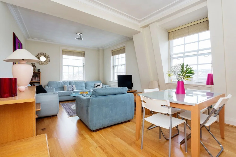 Veeve - Retail Retreat