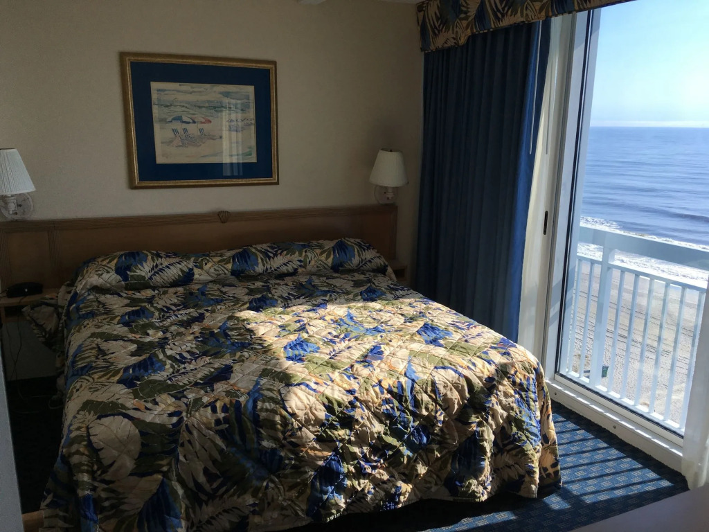 Yachtsman Oceanfront Resort