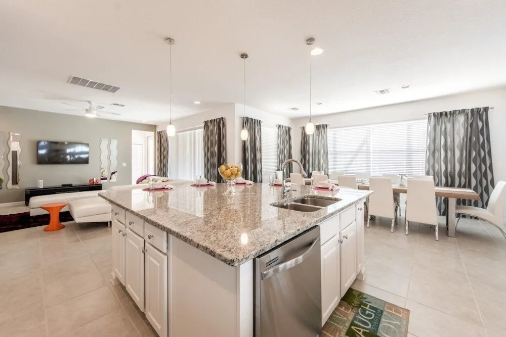 Brand New Resort Private Pool, Game Room! 6 Bedroom Home