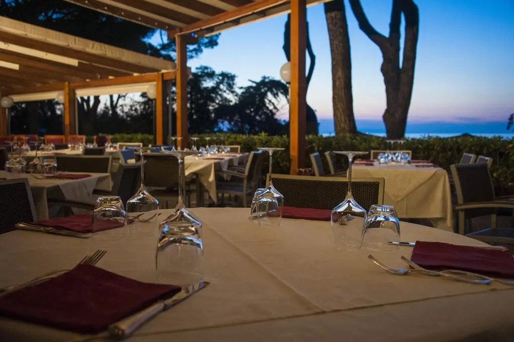 La Bussola Beach Hotel