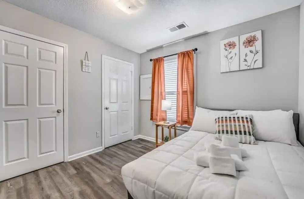 Cedar Ave Escape