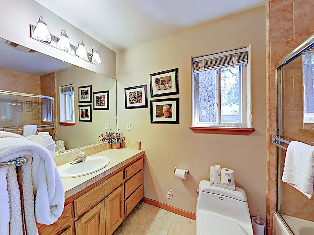 New Listing! Spacious Lake W/ 2 Fireplaces 4 Bedroom Home