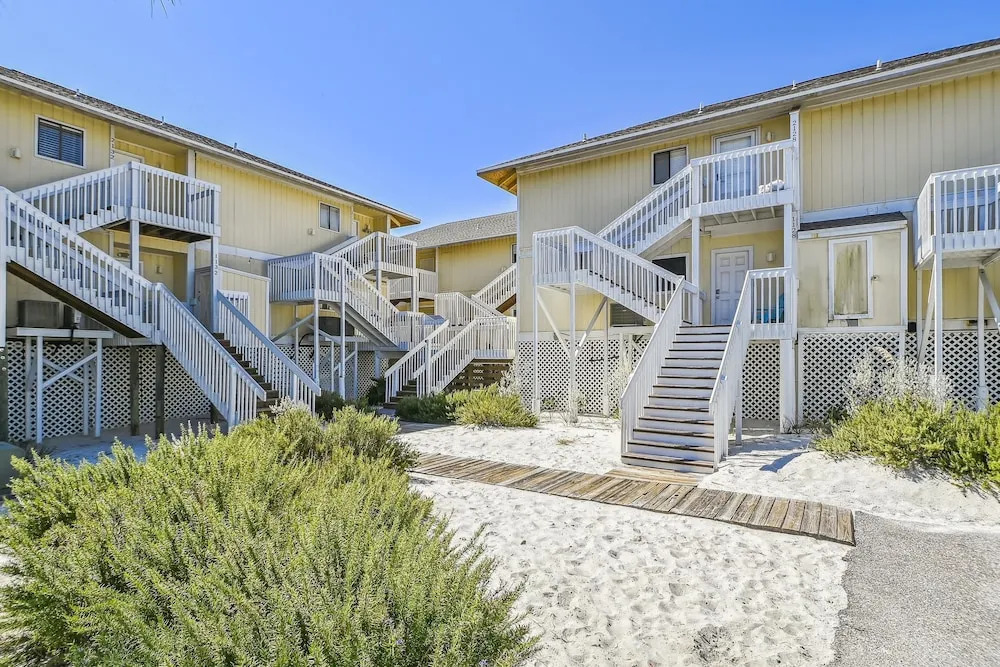 Sandpiper Cove 1129 2 Bedroom Condo by RedAwning