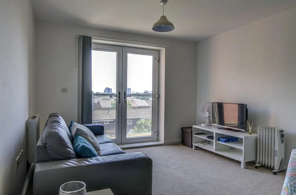 Large, Spacious and Modern apt for 4 in Manchester