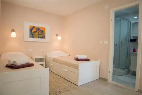 Zara Apartments