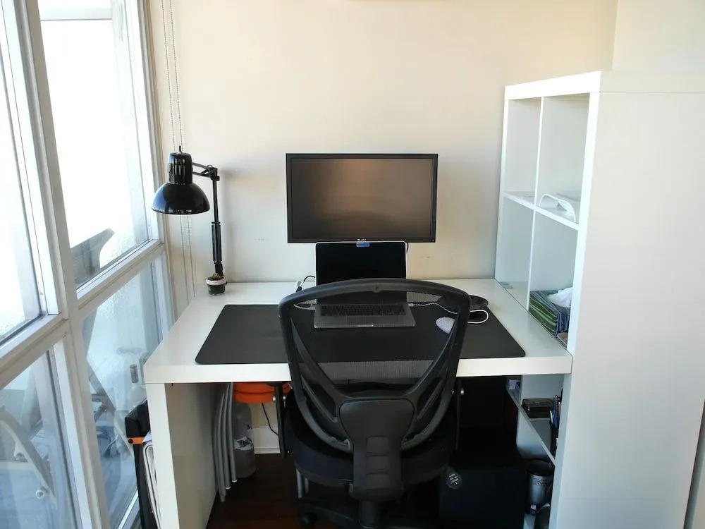 Gorgeous 1BR Condo at Eaton Centre