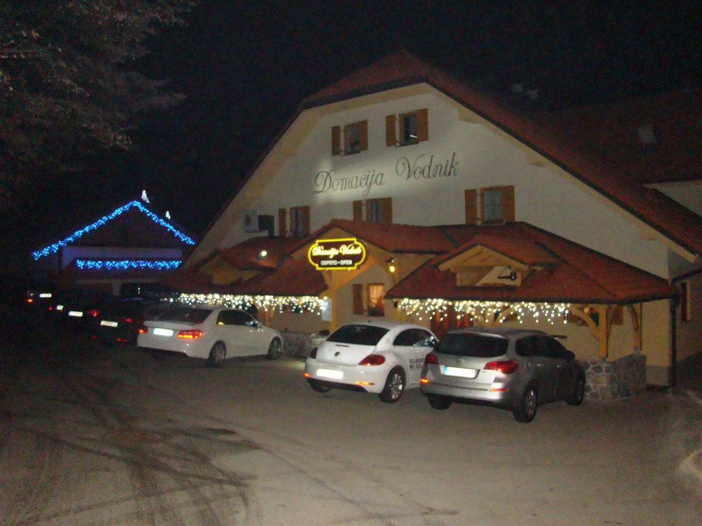 Domačija Vodnik & Apartments