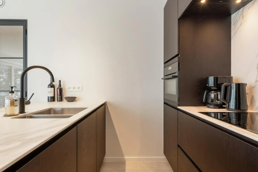 The Waves-Luxurious 3bedroom app w big terrace & garage