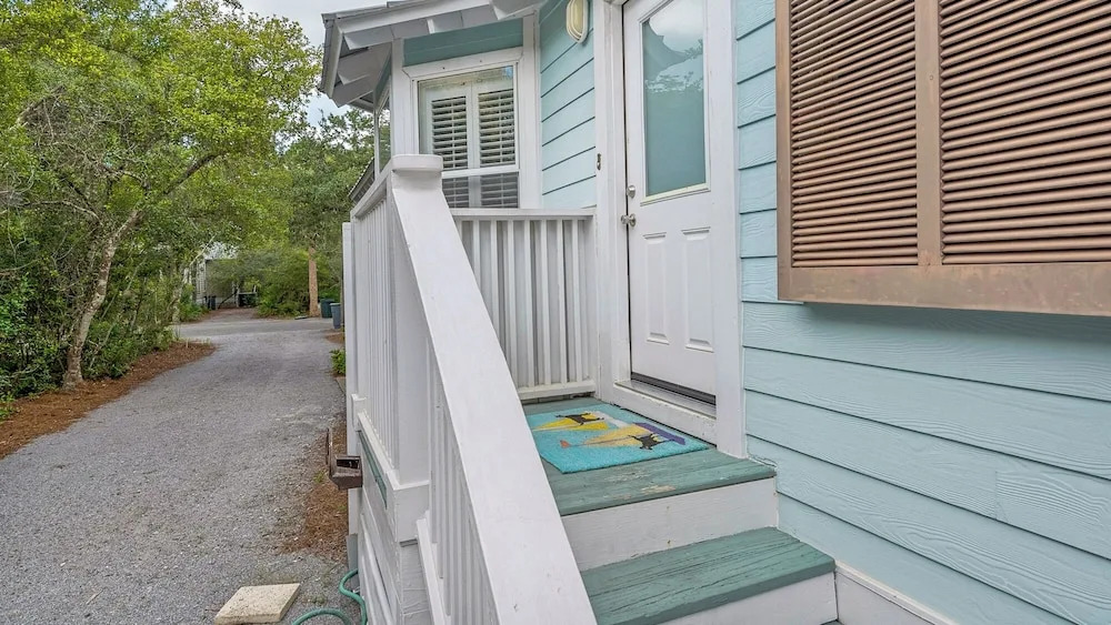Classic Beach Home With Heated Private Pool - Sleeps 9