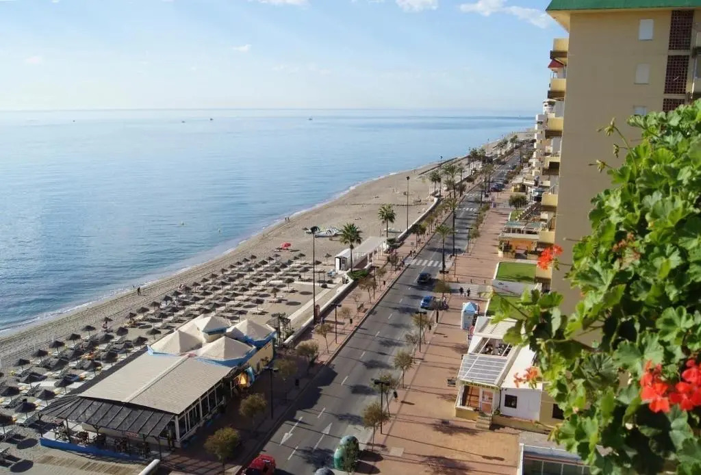Fuengirola Promenade 3br Apartment by Rafleys