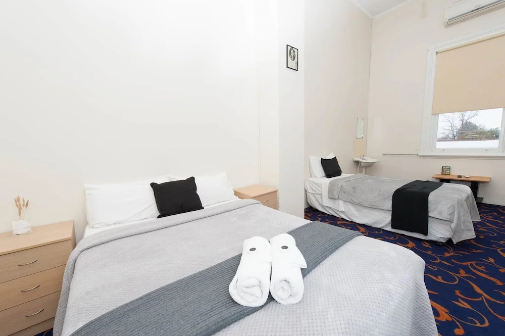 Riverina hotel