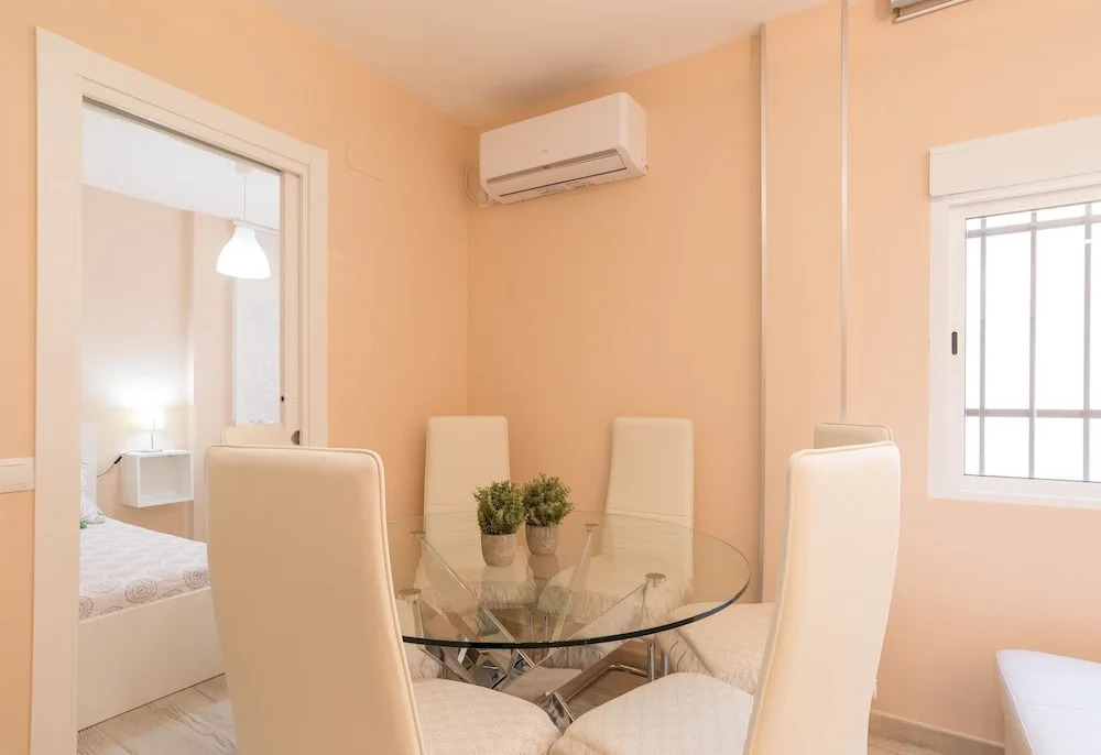 Malagasuite Bajondillo Beach Apartment