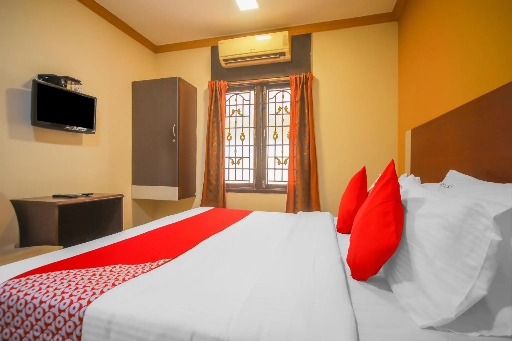 OYO Flagship 76696 Skyry Hotels