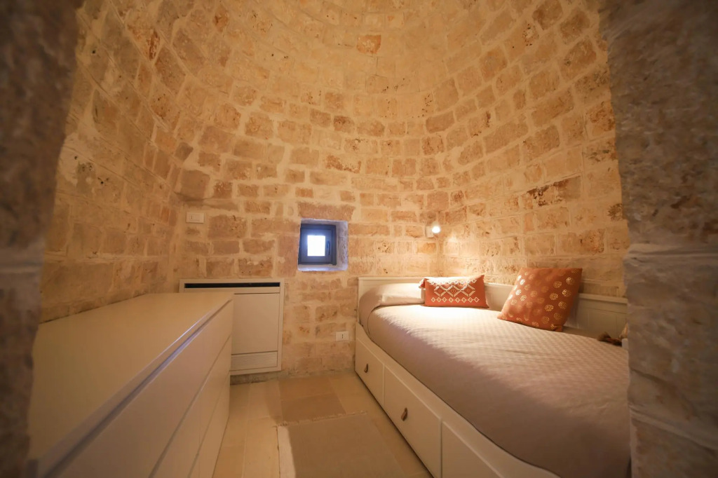 TD Trulli Tortorella with Nature Pool Sauna