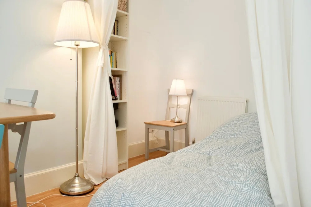 1 Bedroom Ground Floor Flat In Stockbridge