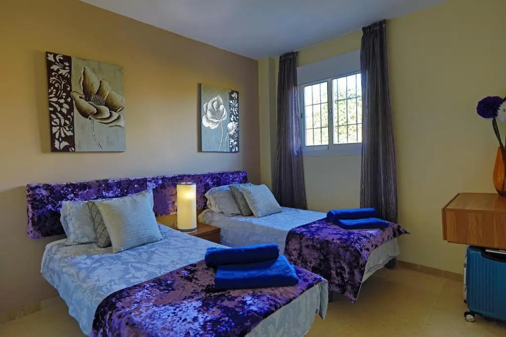 R25 Modern bright 2 bedroom apartment