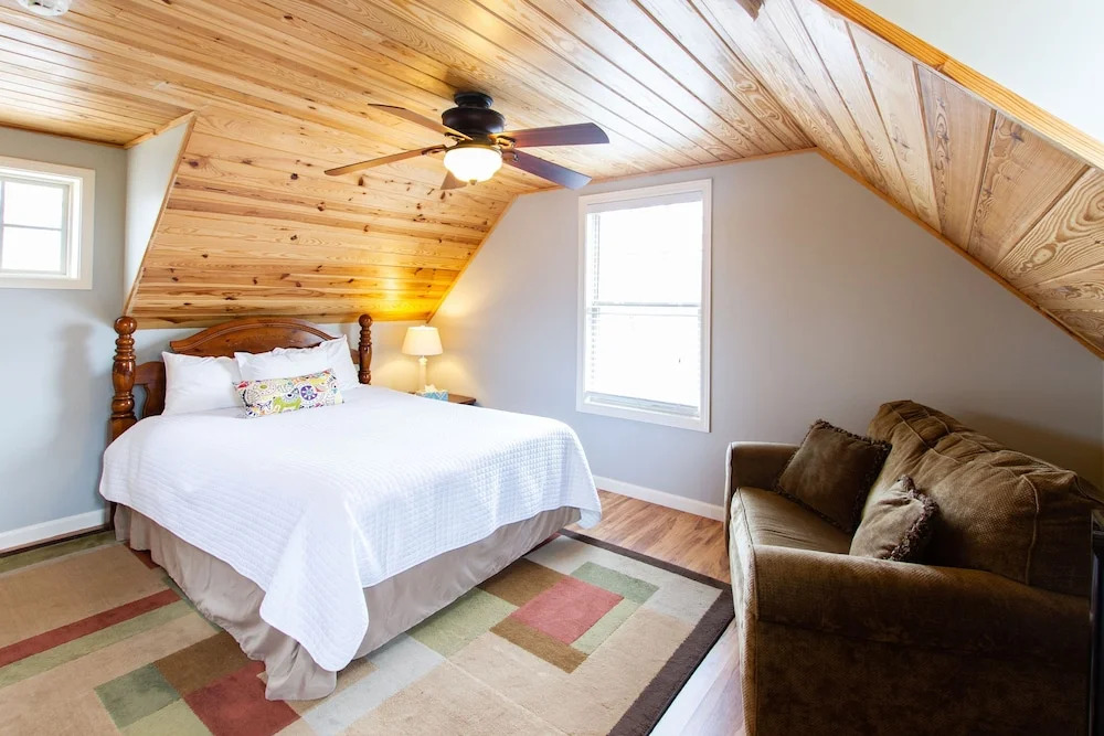The Dahlonega Square Hotel