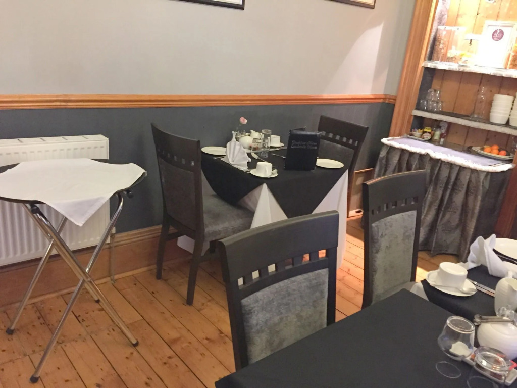 Lauderville guest house