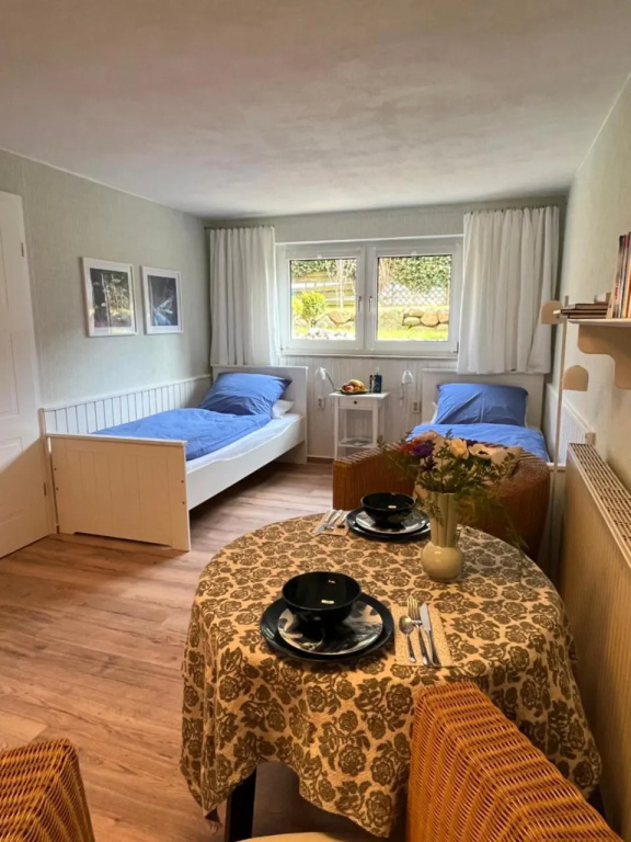 Sonnige Souterrain-Ferienwohnung