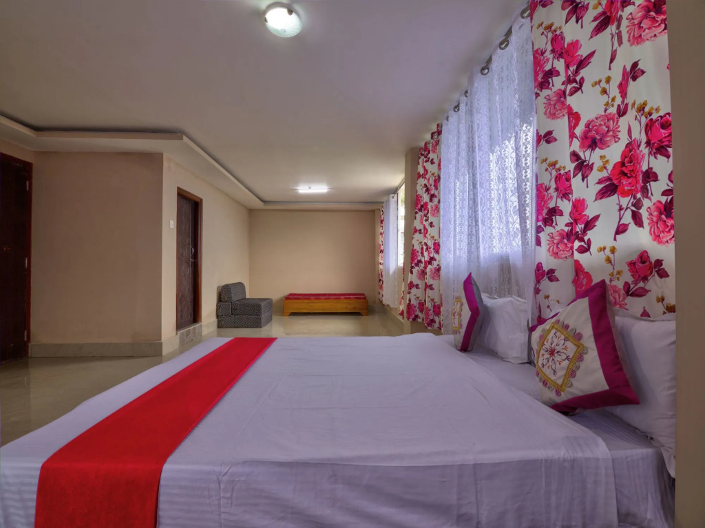 OYO 13466 Hotel Indrakil