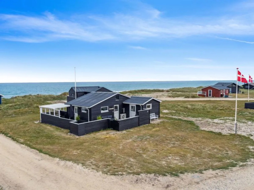"Rieke" - 40m from the sea in NW Jutland