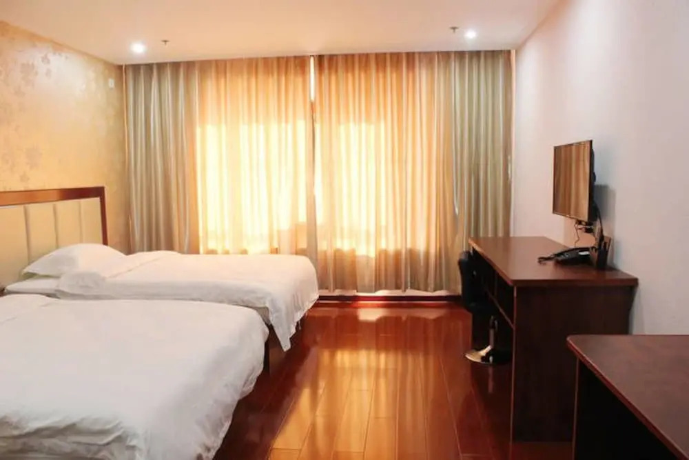 Weihai Zhazhichuang Theme Hotel