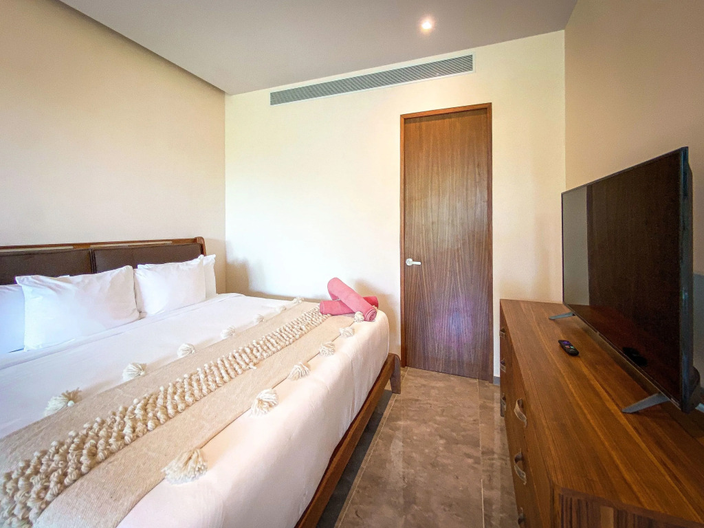 Pacific Corner Studio With Private Garden Light Bright