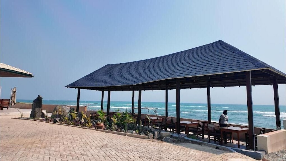 Joy Beach Lodge
