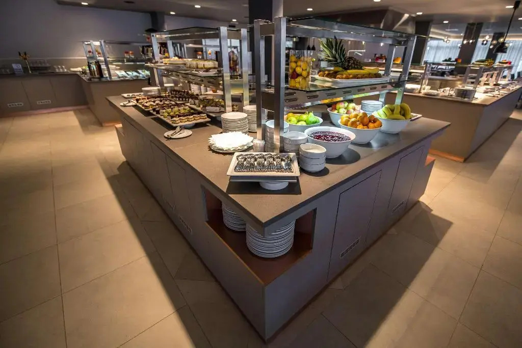 Arena Hotel Holiday