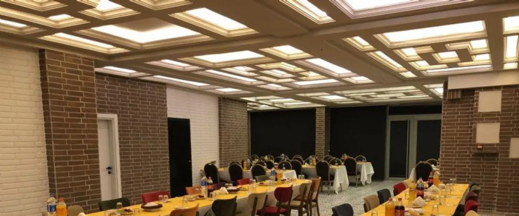 Grand Deluxe Hotel