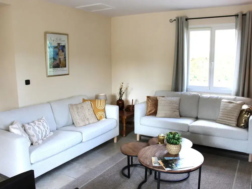 Comfortable Holiday Home With Pool