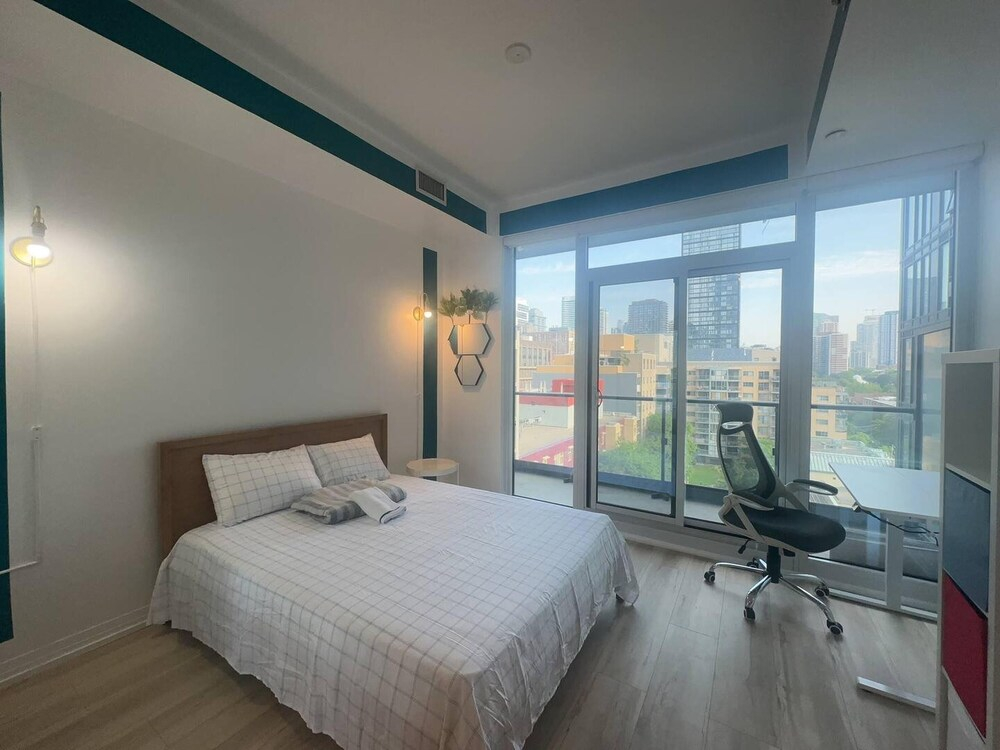 Jarvis Suites - Prime Location