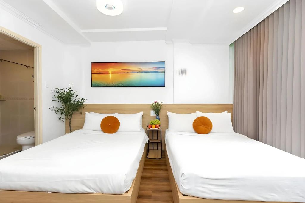 Quy Hung Hotel And Spa Central