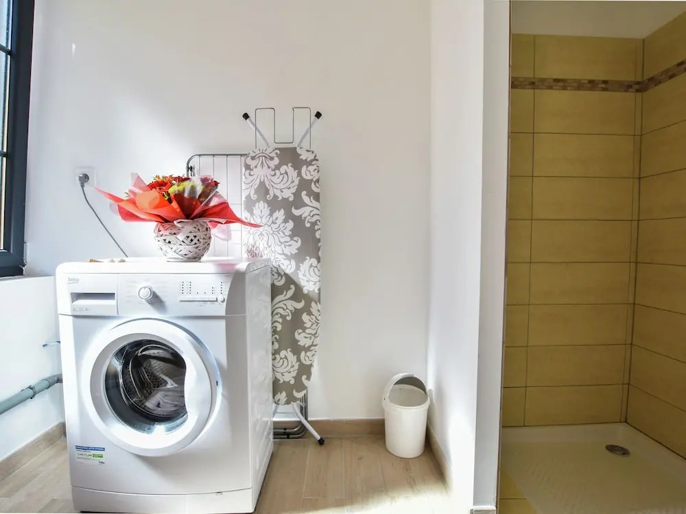 Romantic City House With Private Terrace and 15 min From the Beach