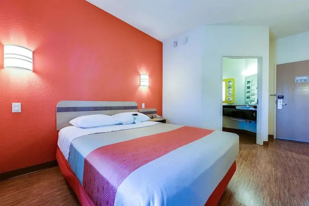 Motel 6 Cleveland East - Macedonia