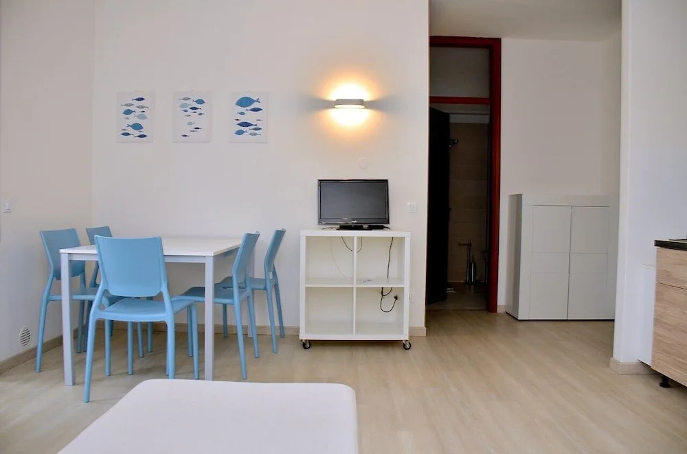 Modern Flat for 4 Guests sea View-beahost