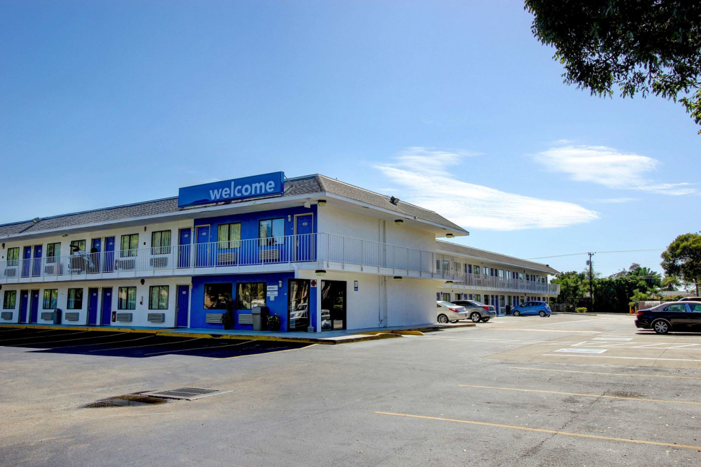 Motel 6-Lantana West Palm Beach, FL