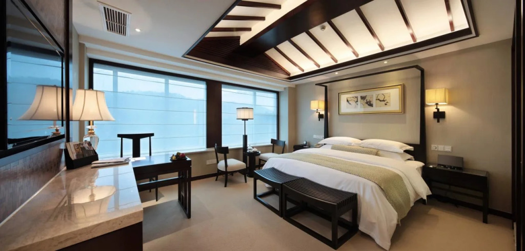 Kingdom Hotel